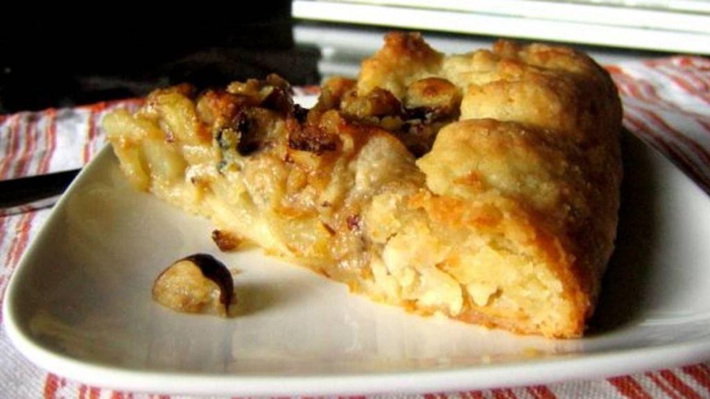 Gorgonzola and Pear Steak Crostata