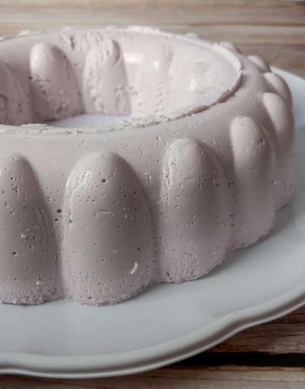 Grape Gelatin with Cream Cheese Swirl