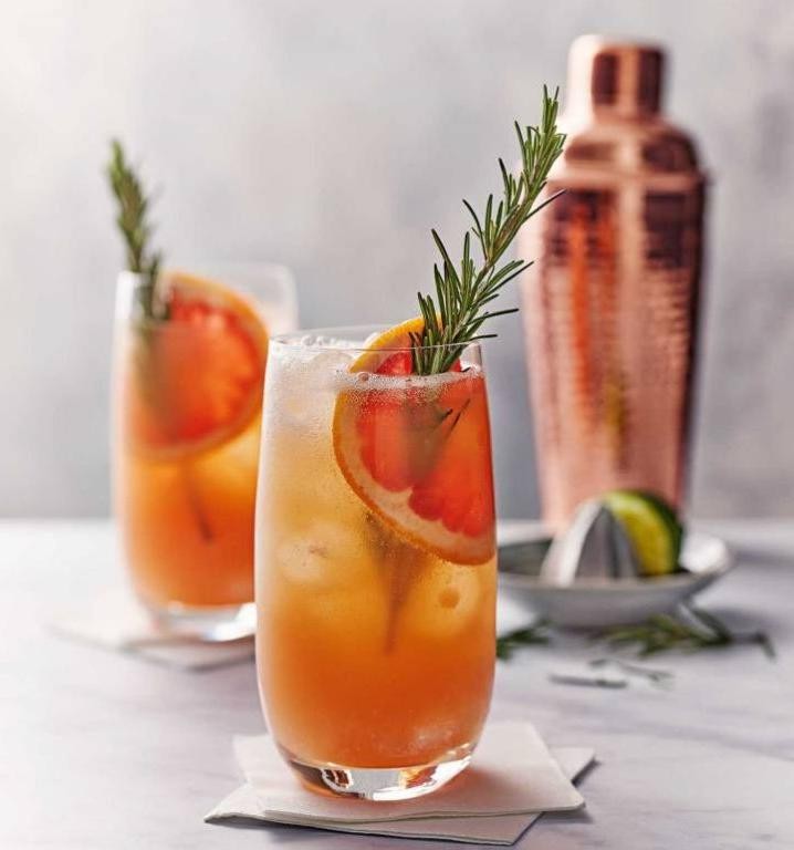 Grapefruit Rosemary Fizz