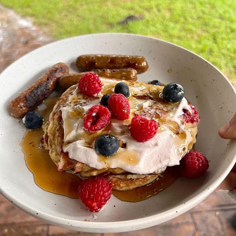 Greek Yogurt Protein Pancakes with Berries