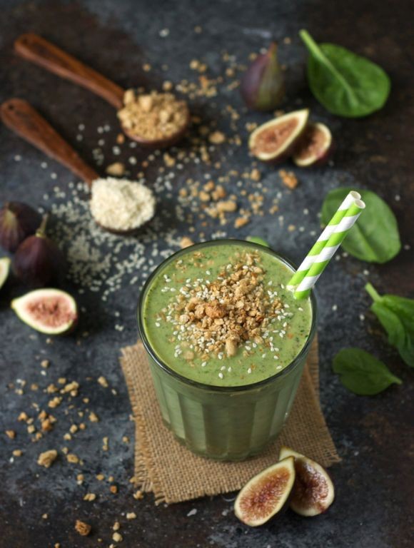 Green Fig and Almond Smoothie