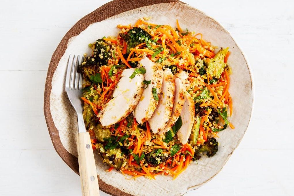 Grilled chicken with quinoa and steamed broccoli