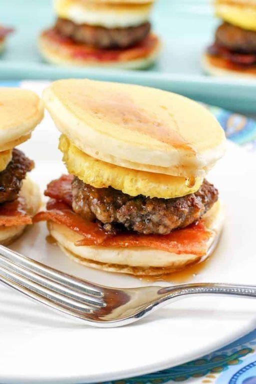 Hamburger Breakfast Sliders with Mini Pancakes