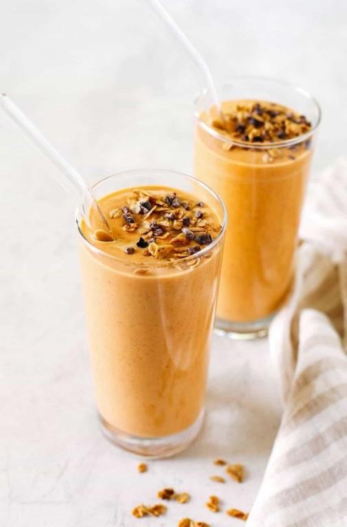Healthy Pumpkin Spice Smoothie