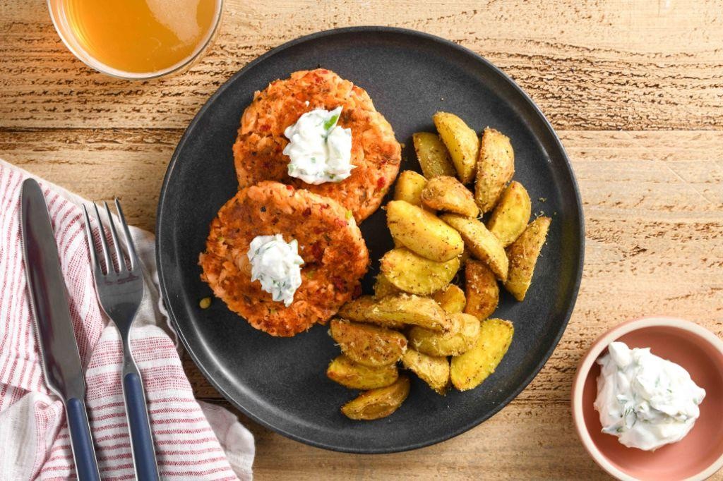 Herbed Salmon Cakes with Roasted Red Pepper Sauce