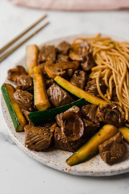 Hibachi Steak Noodles with Mushrooms and Onions