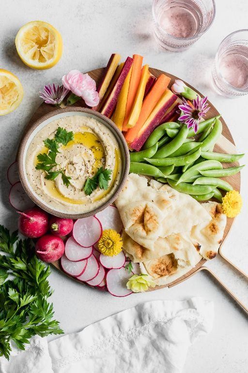 Homemade hummus with fresh veggies