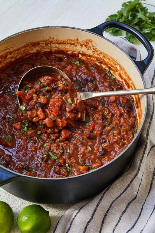 Instant Pot Dutch Oven Vegetarian Chili