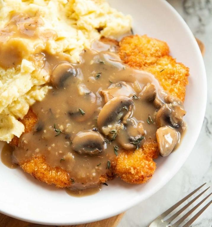 Juicy Schnitzel with Gravy