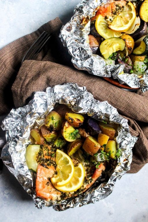 Lemon Butter Garlic Salmon Foil Packets