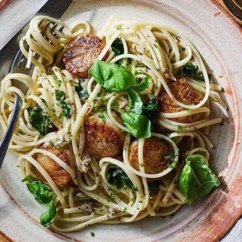 Lemon Garlic Scallop Pasta