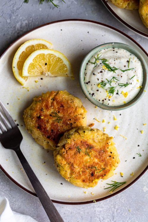 Lemon Herb Tuna Cakes with Garlic Aioli