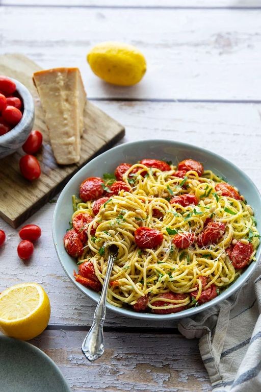 Lemon Pesto Pasta with Cherry Tomatoes