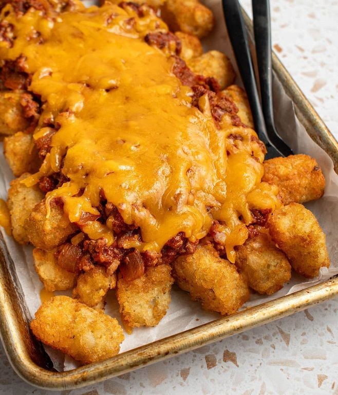 Loaded Tater Tot Chili Cheese Fries