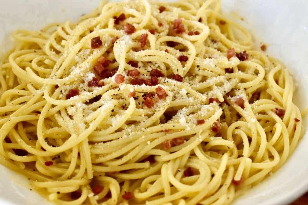Macaroni Carbonara with Crispy Pancetta