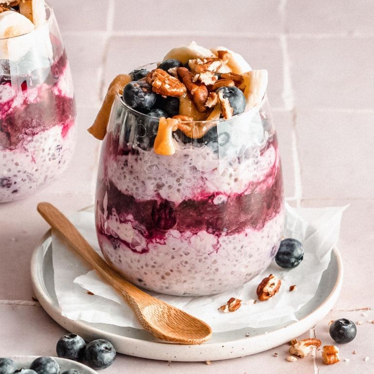 Make-Ahead Overnight Oats with Fresh Berries