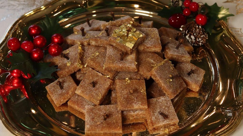 Medieval gingerbread with honey