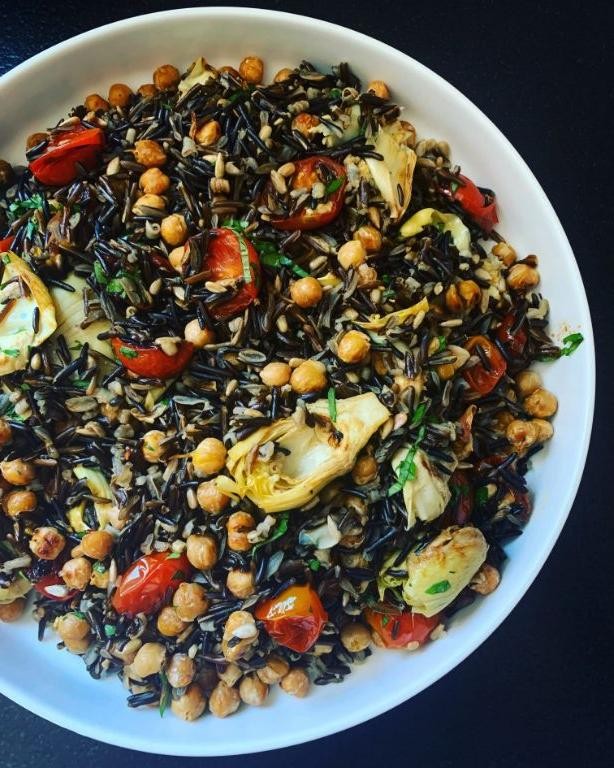 Mediterranean Rice with Chickpeas and Artichokes
