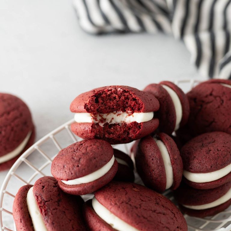 Minnie Mouse Red Velvet Whoopie Pies