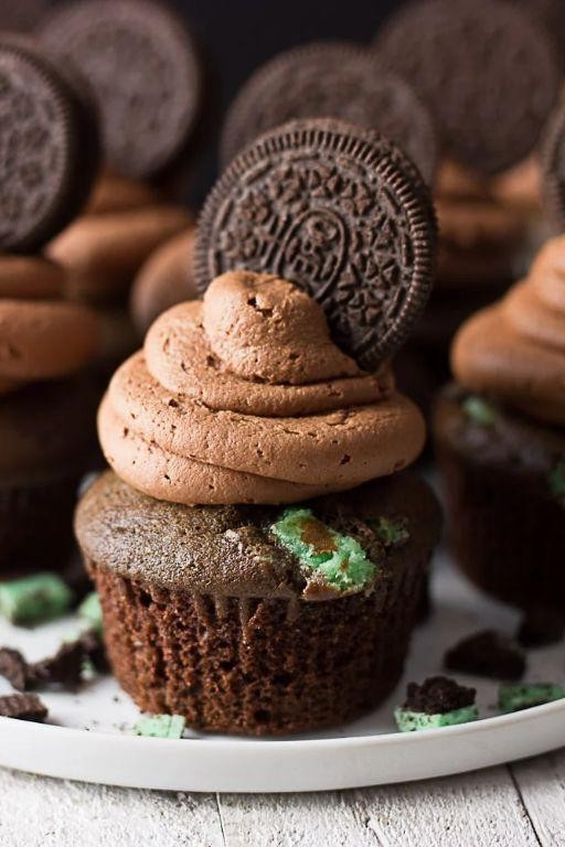 Mint Chocolate Chip Vegan Cupcakes