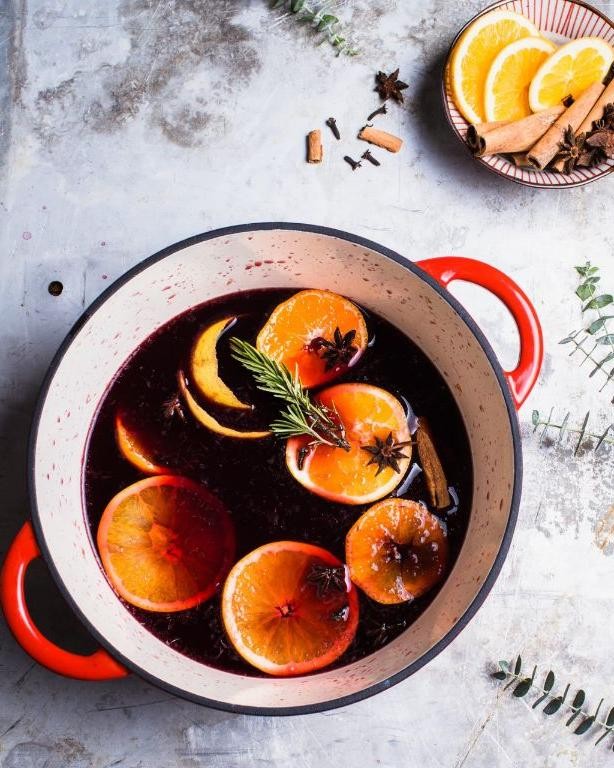 Mulled Wine with Orange and Cloves