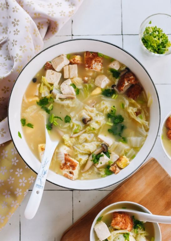 Napa Cabbage and Tofu Soup