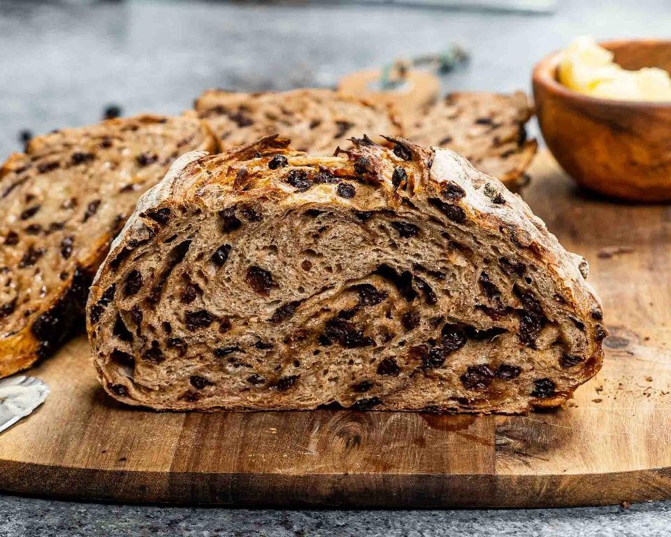 No Knead Cinnamon Raisin Bread