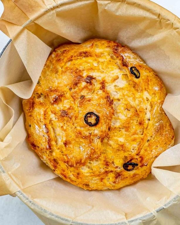 No Knead Jalapeño Cheddar Bread