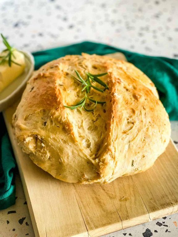 No Knead Rosemary Garlic Bread