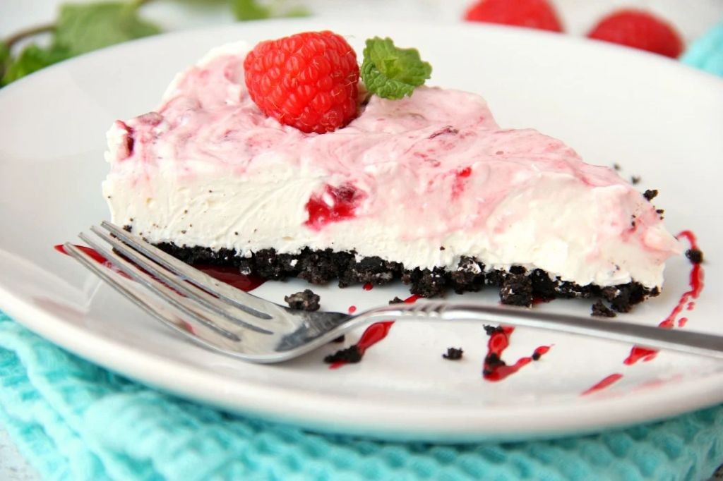 Oreo Raspberry Swirl Pie
