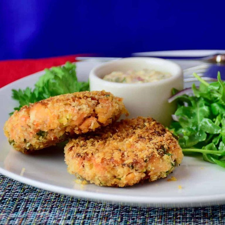 Panko-Crusted Salmon Cakes with Remoulade Sauce