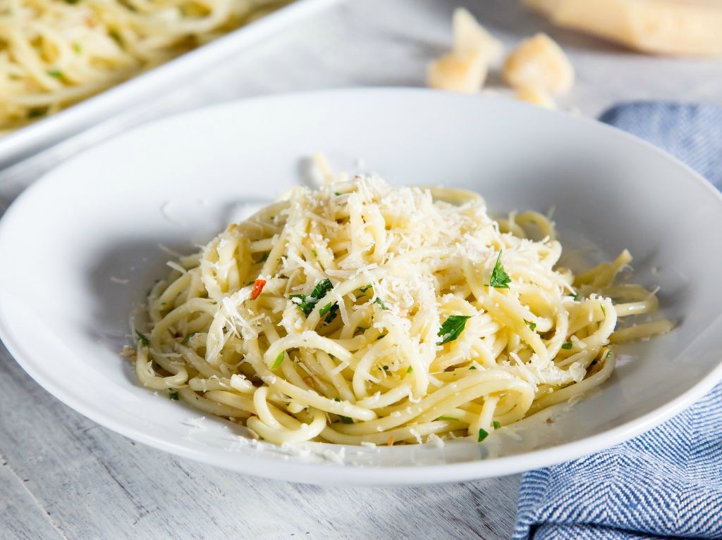 Pasta with Garlic and Olive Oil