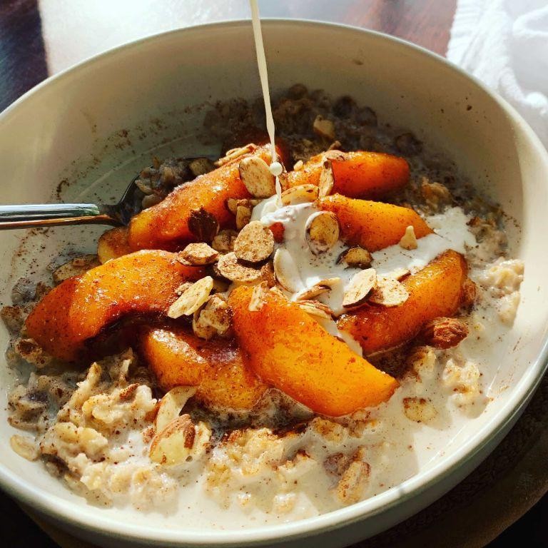 Peach Cobbler Oatmeal