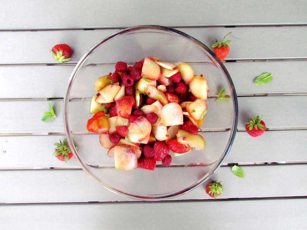 Peach Raspberry Yogurt Fruit Salad