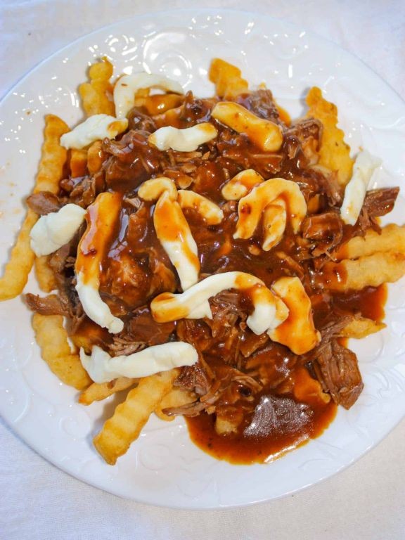 Pulled Pork Poutine with Gravy and Cheese Curds