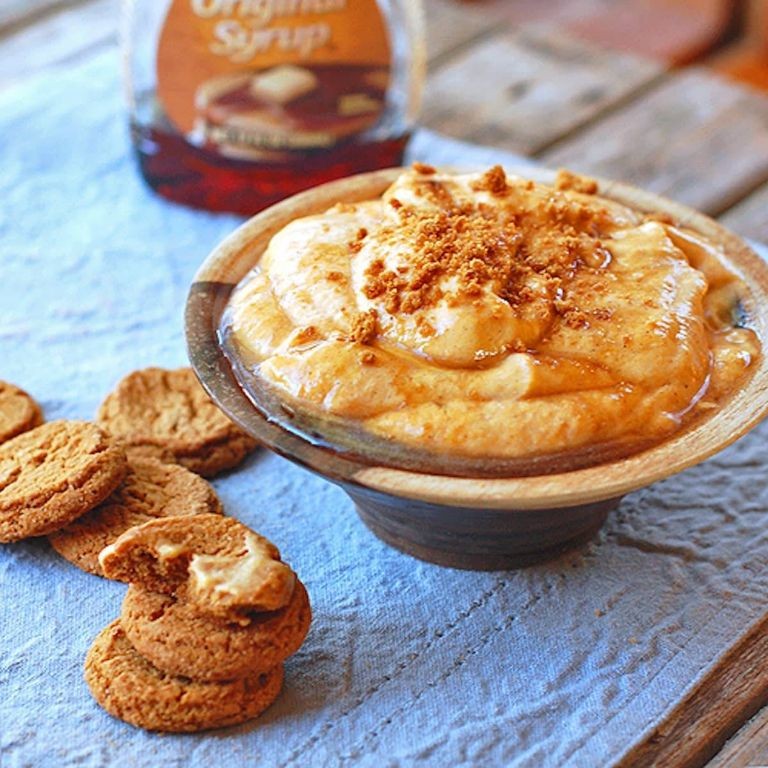 Pumpkin Cheesecake Dip with Gingersnaps