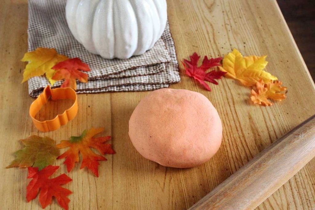 Pumpkin Spice Playdough with Cream of Tartar