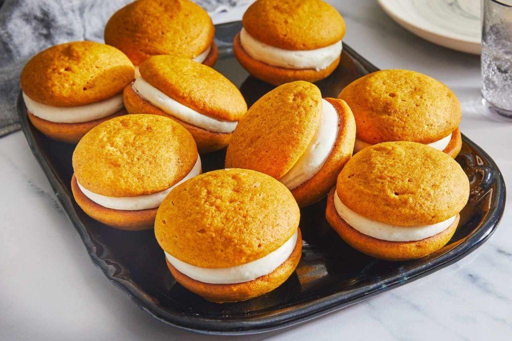 Pumpkin Spice Whoopie Pies