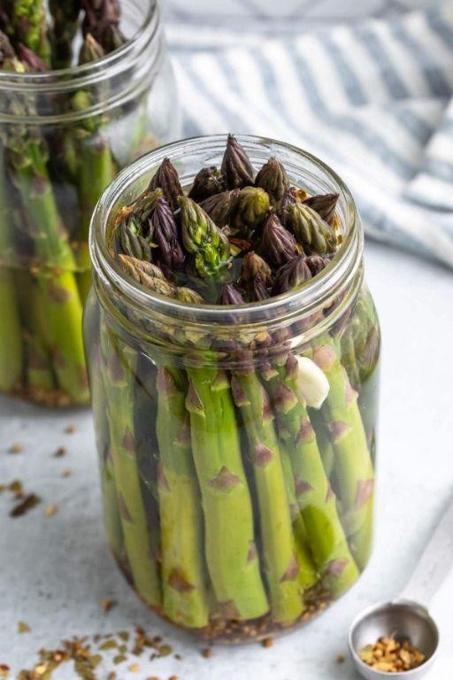 Quick Pickled Asparagus Spears