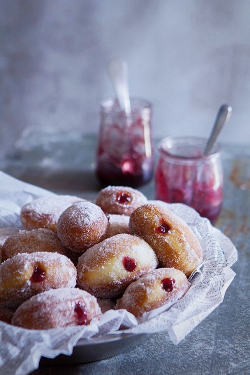 Raspberry Jam-Filled Munchkins