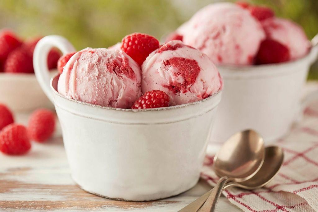 Raspberry Swirl Greek Yogurt Ice Cream