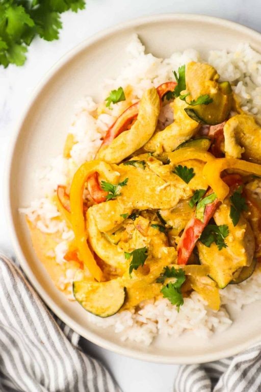 Red Curry with Chicken and Bell Peppers