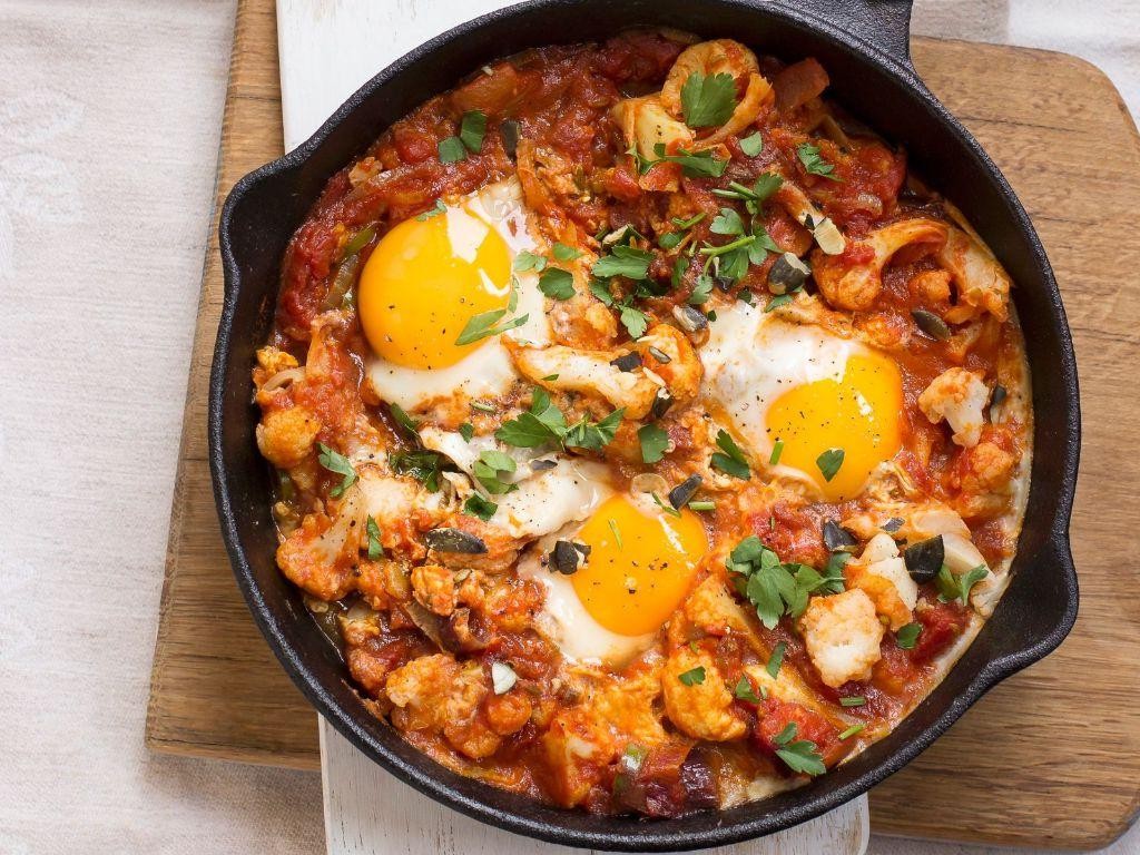 Roasted Cauliflower and Tomato Shakshouka