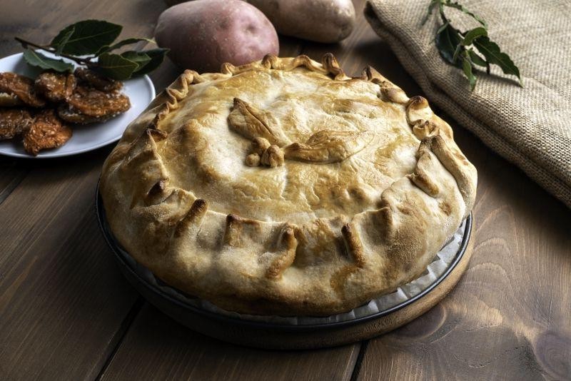 Sa Panada (Sardinian Meat and Potato Pie)