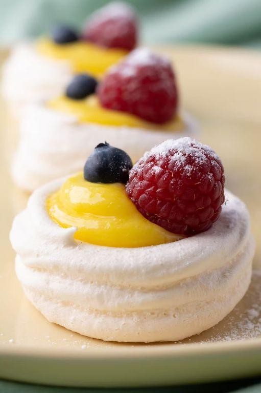Schar Puff Pastry Lemon Curd Meringue Nests