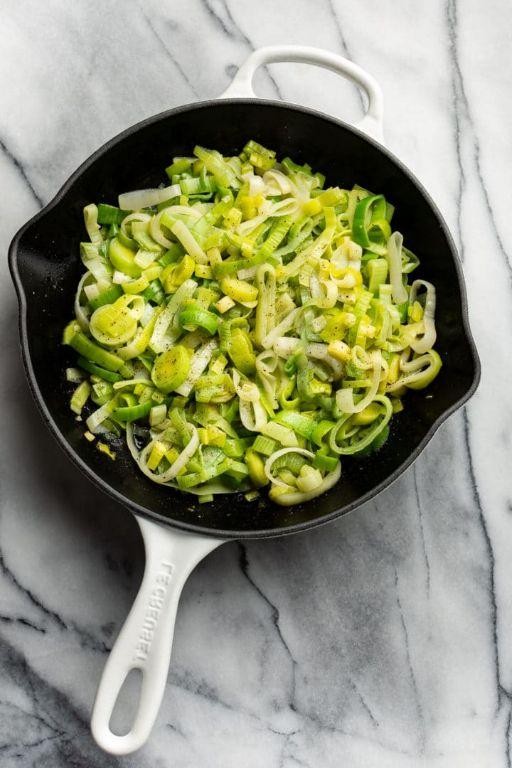 Simple Sautéed Leeks with Garlic