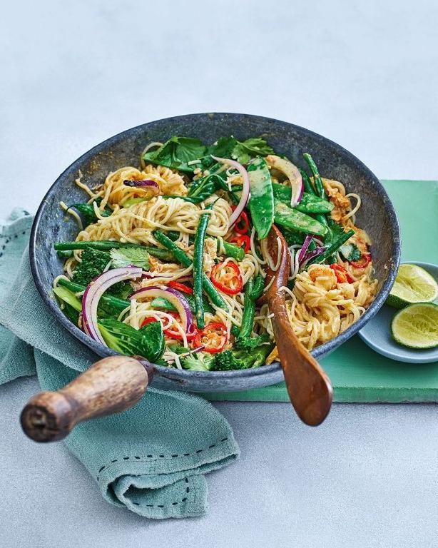 Singapore-Style Curry Noodles with Crab