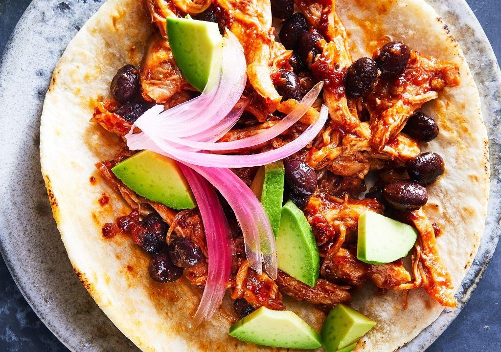 Slow Cooker Chipotle Chicken Tacos