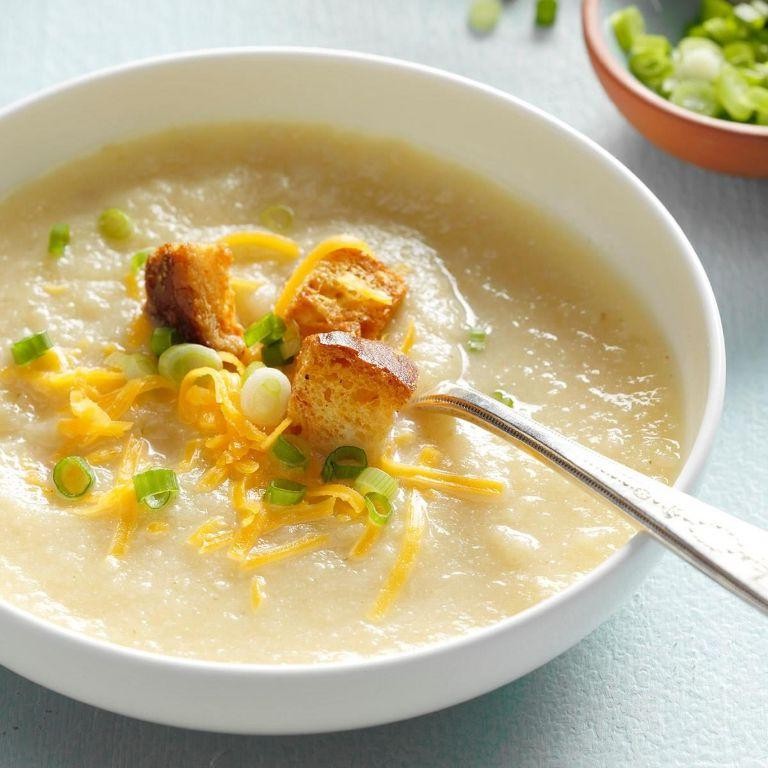 Slow Cooker Creamy Cauliflower Soup