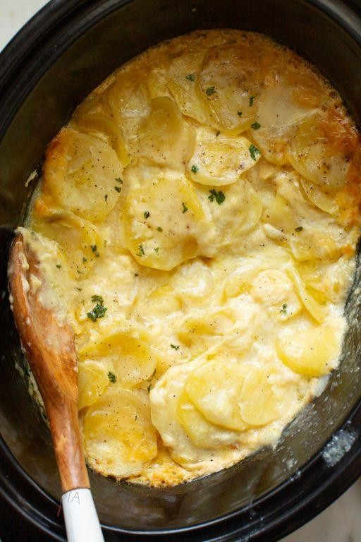 Slow Cooker Scalloped Potatoes